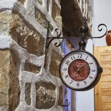Red Villa's Τσαγκαράδα